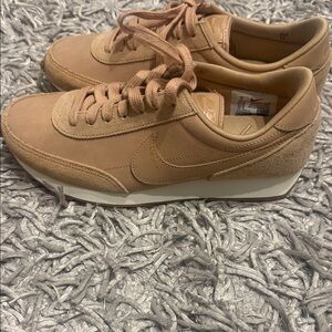 Nike Women's Brown Tan Size 7  Sneakers